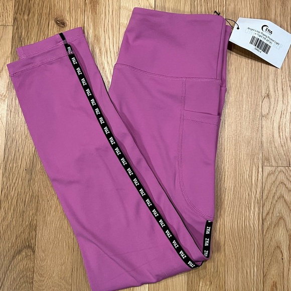 Zyia Light n Tight 7/8 24” Leggings, size 4, Bright Lilac Piping w/pocket - Picture 5 of 7